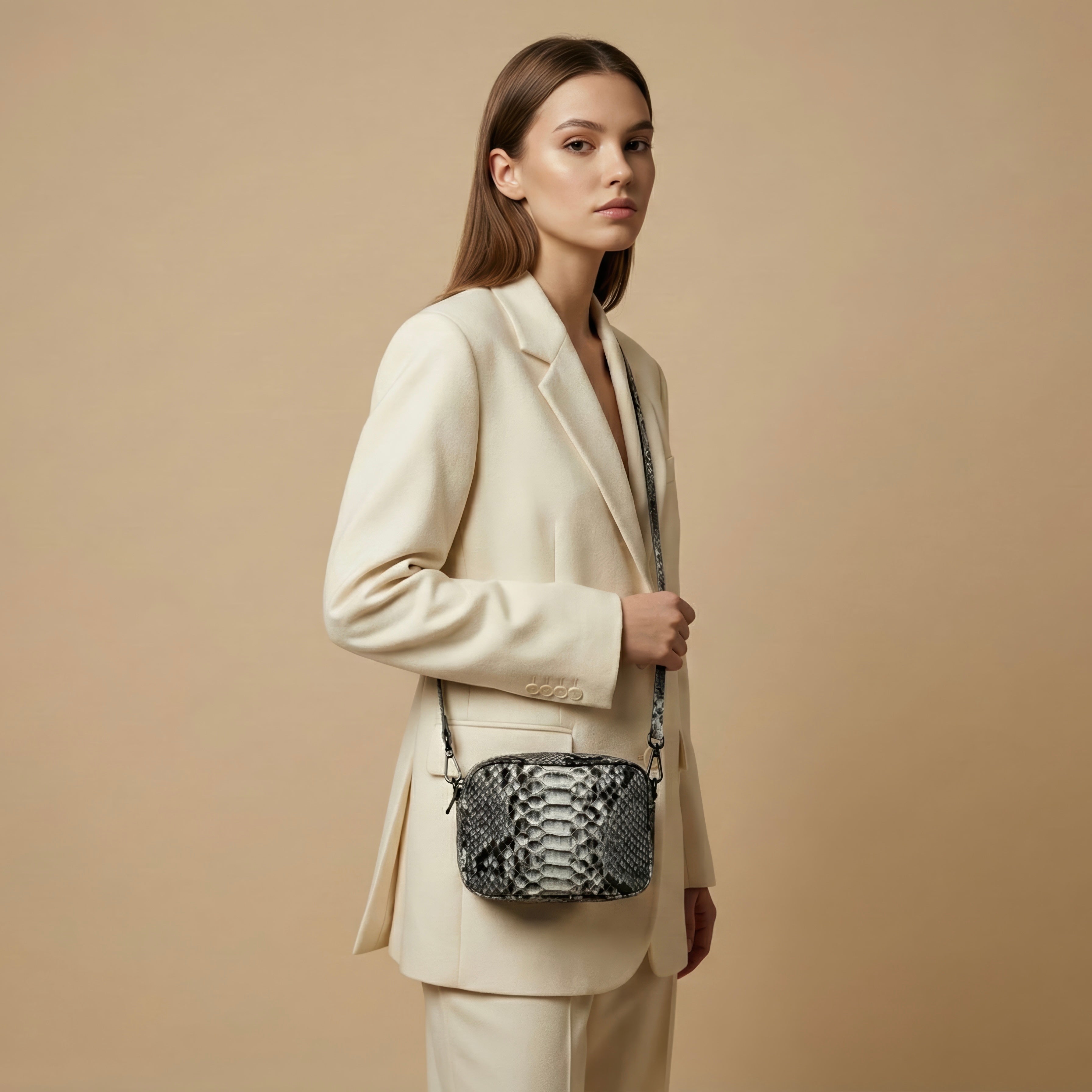 Saponetta Python White-Black