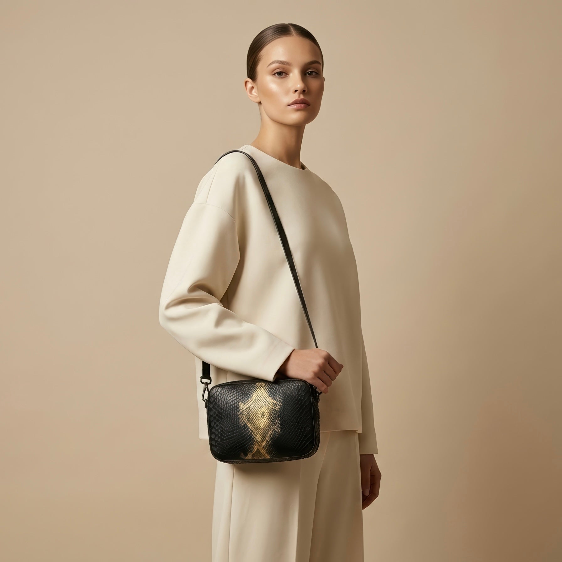 Saponetta Python Black-Gold