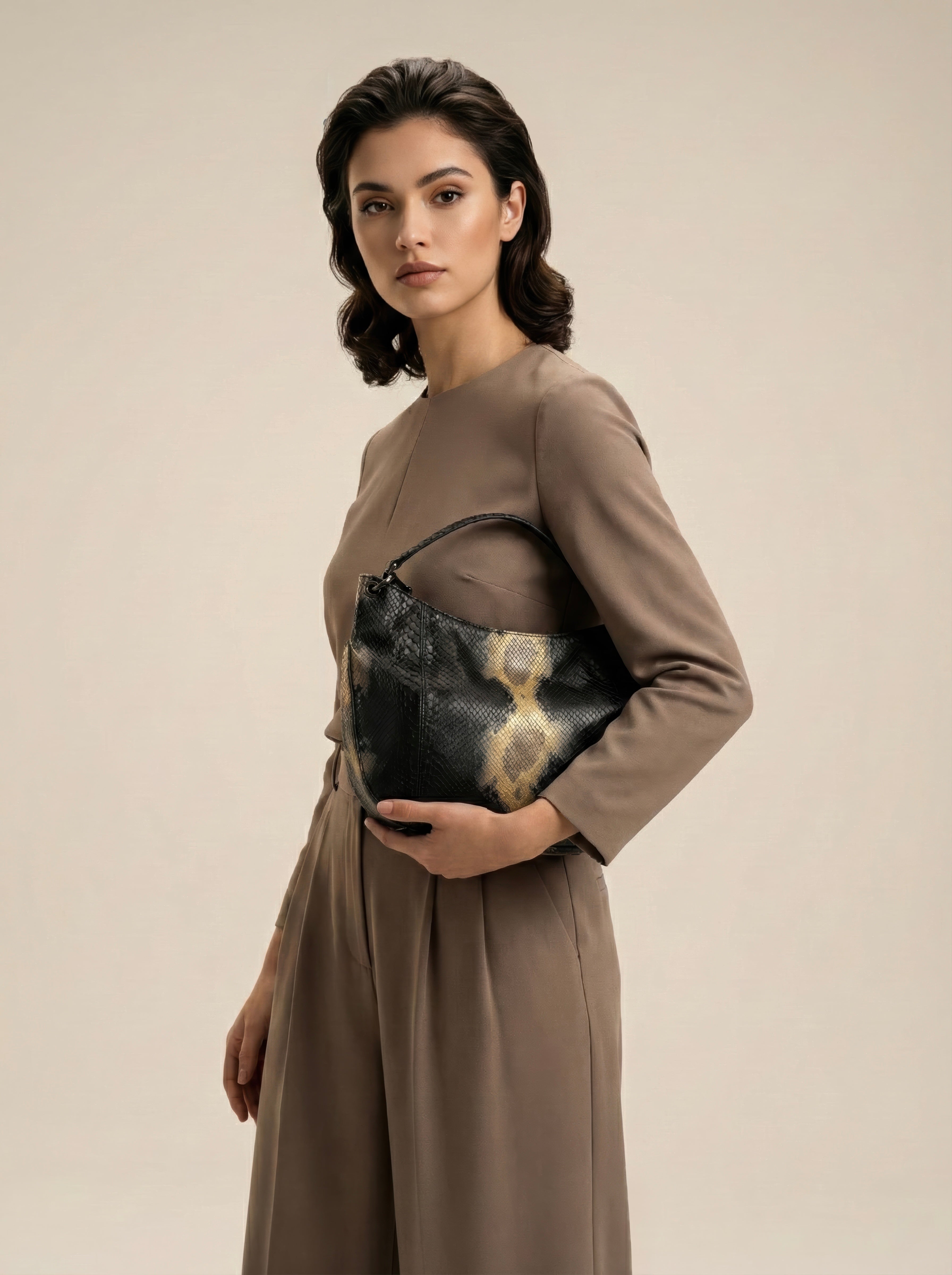 Coachanella Python Black-Gold