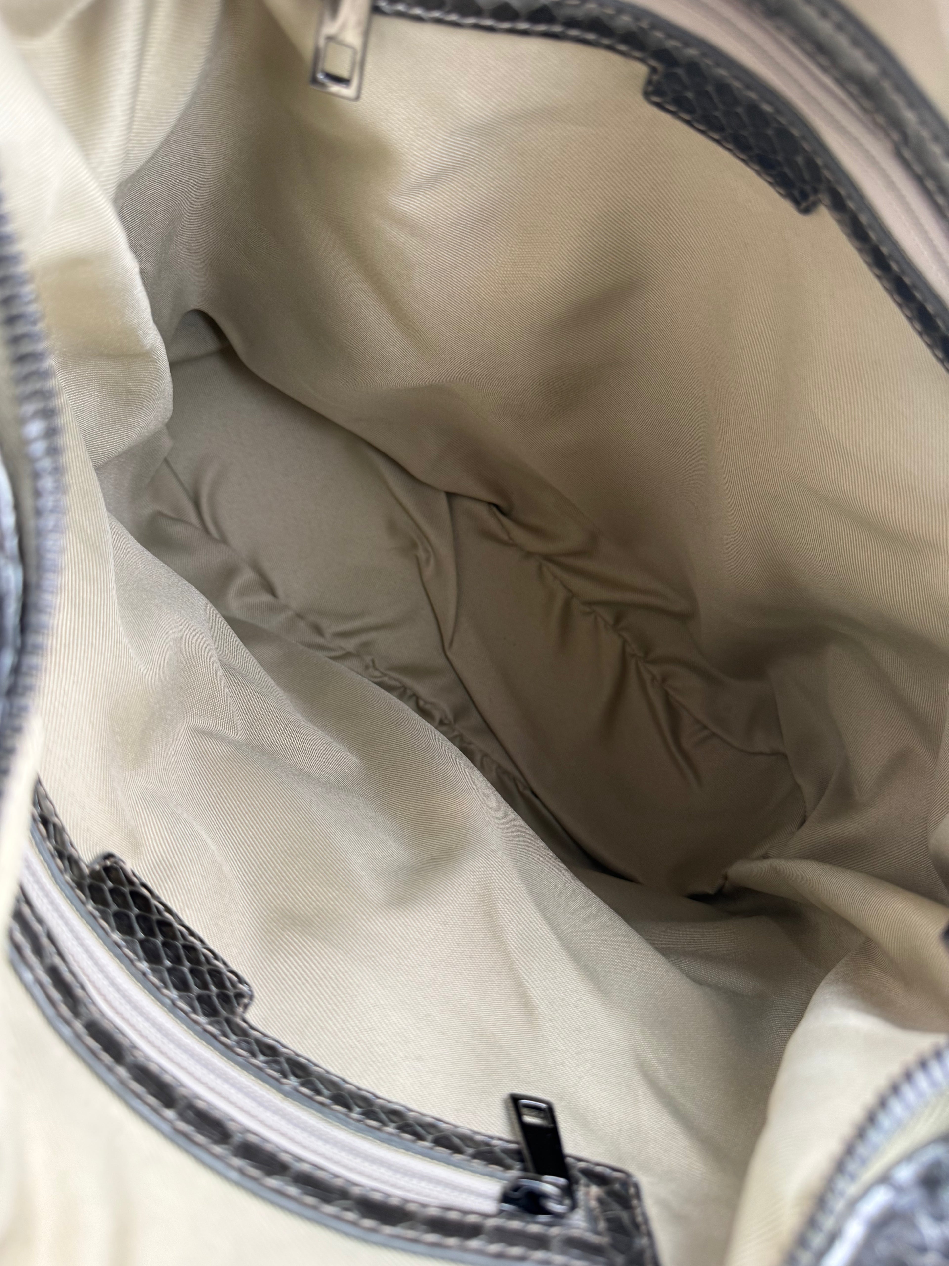 Petra Python Silver-Red