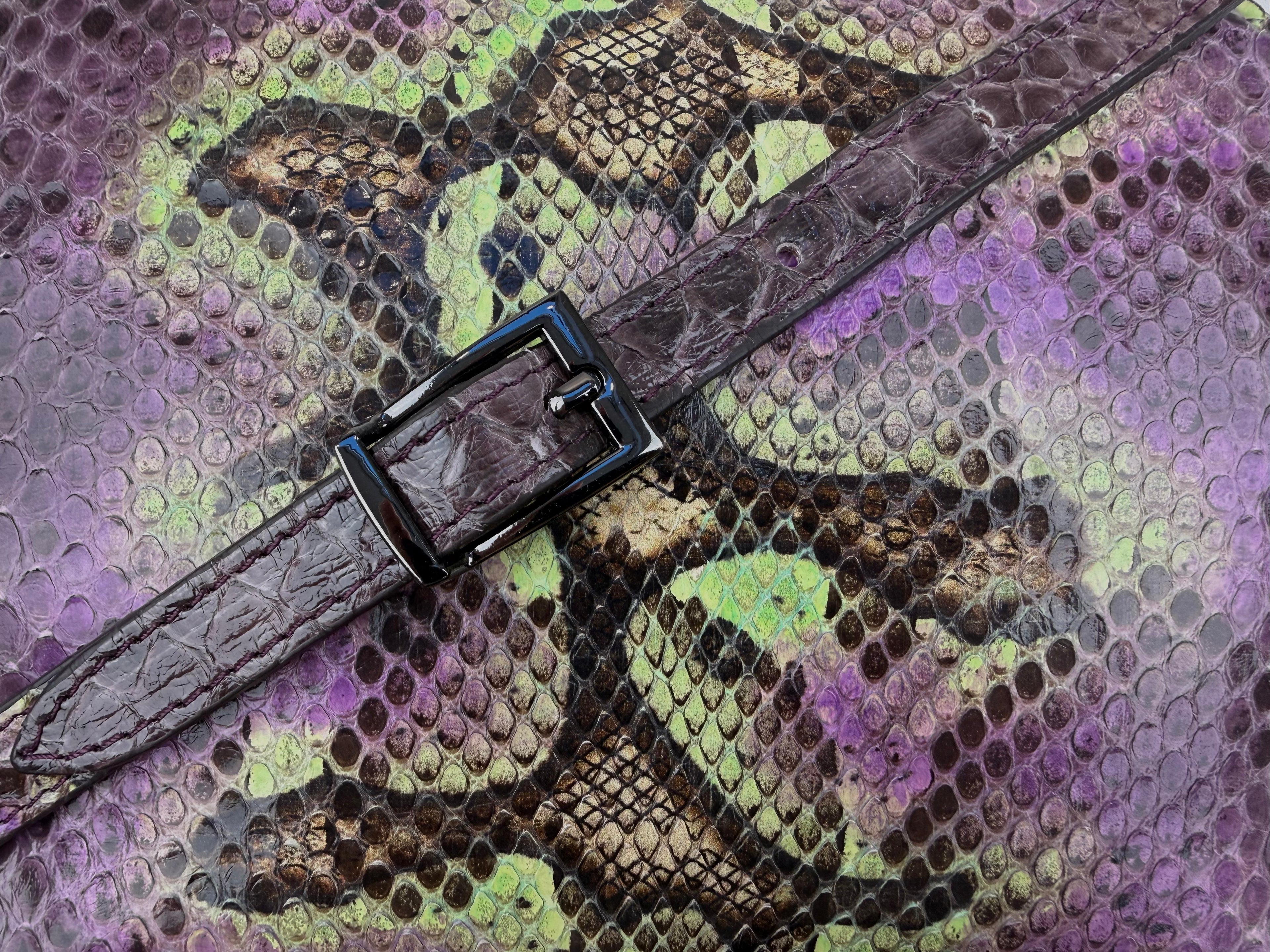 Saponetta Python Lila-Green