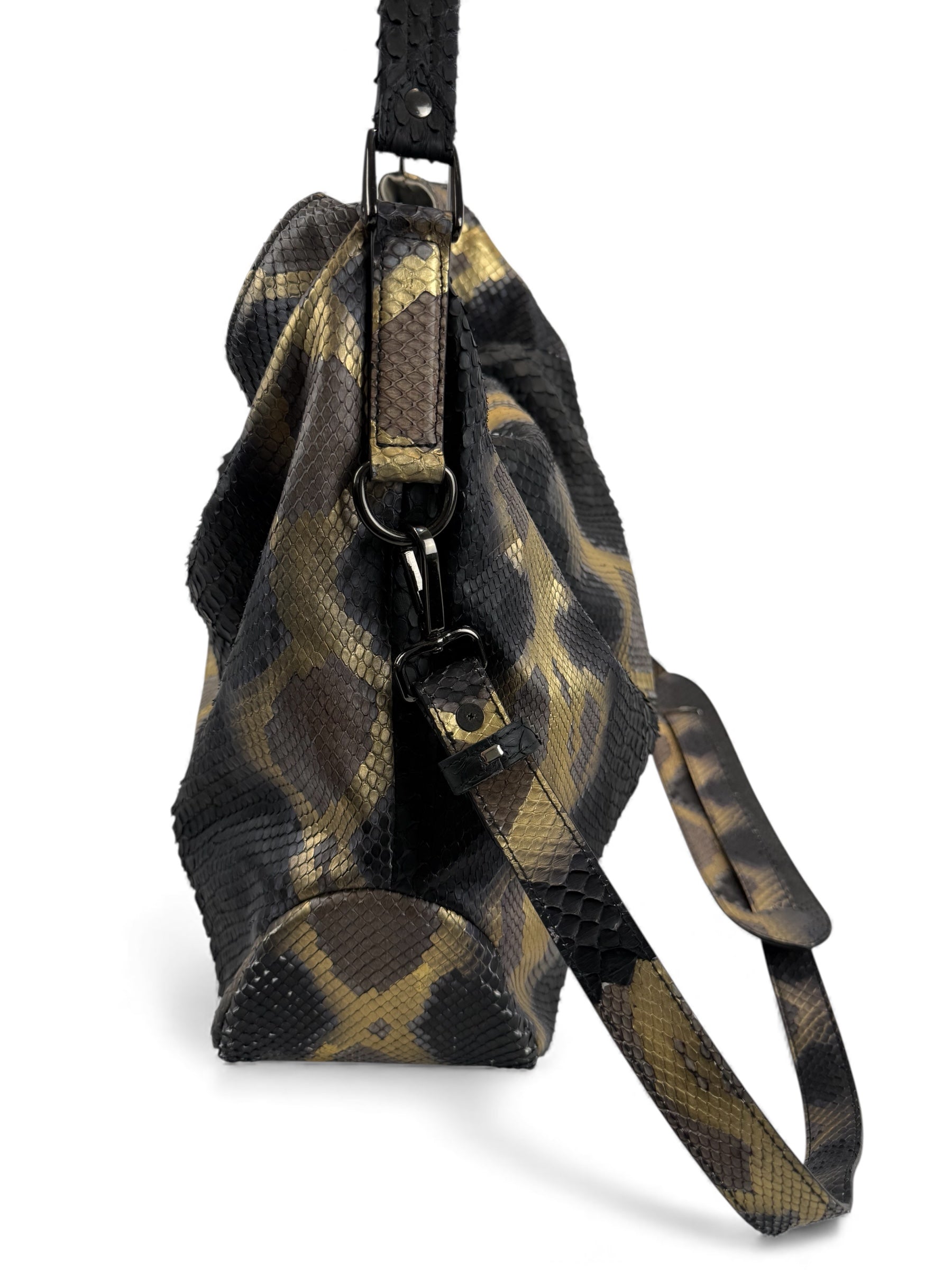 Petra Grande Python Black-Gold