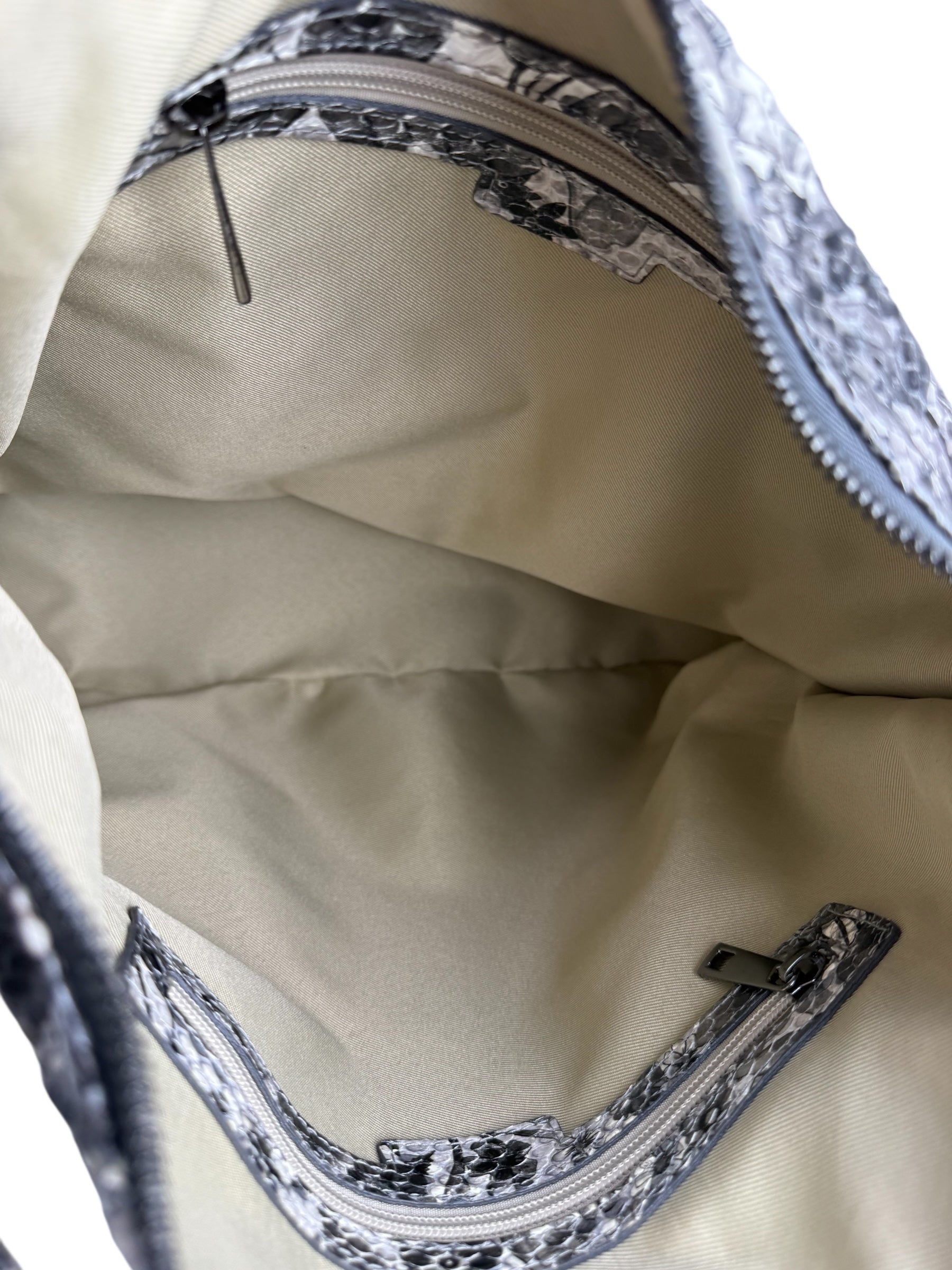 Petra Python Grey Flower