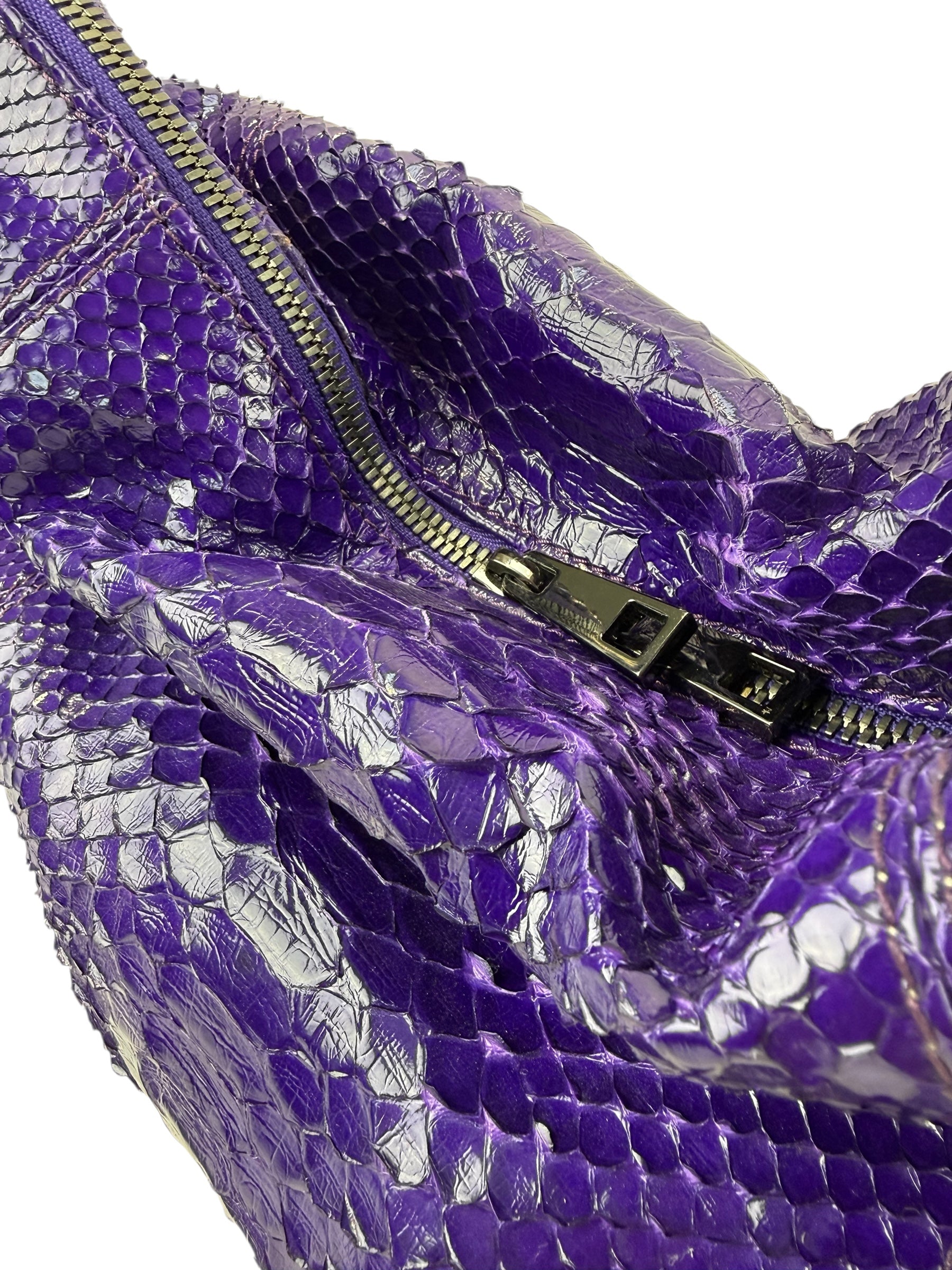 Petra Python Shiny Lila