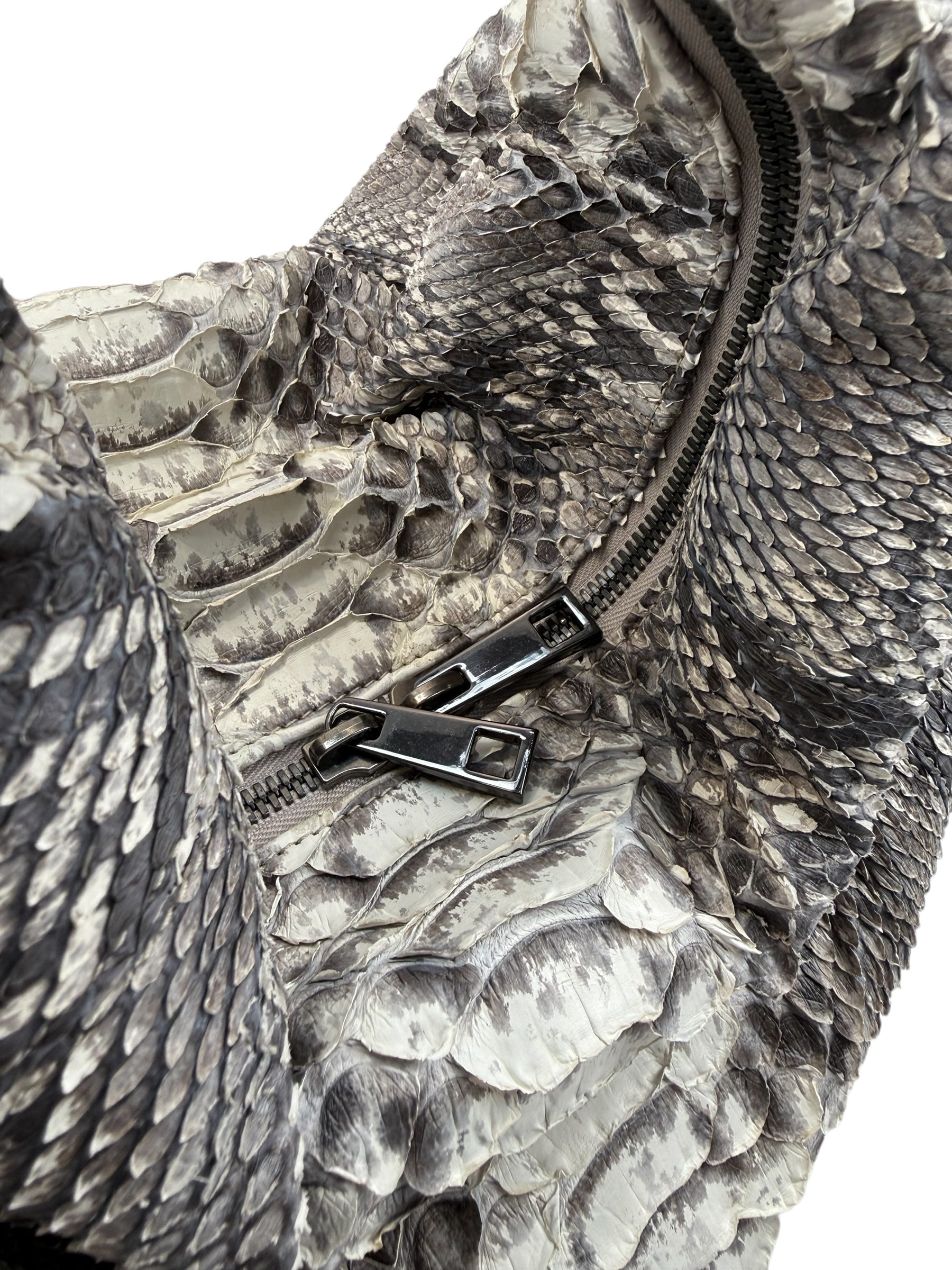 Petra Python Black-White