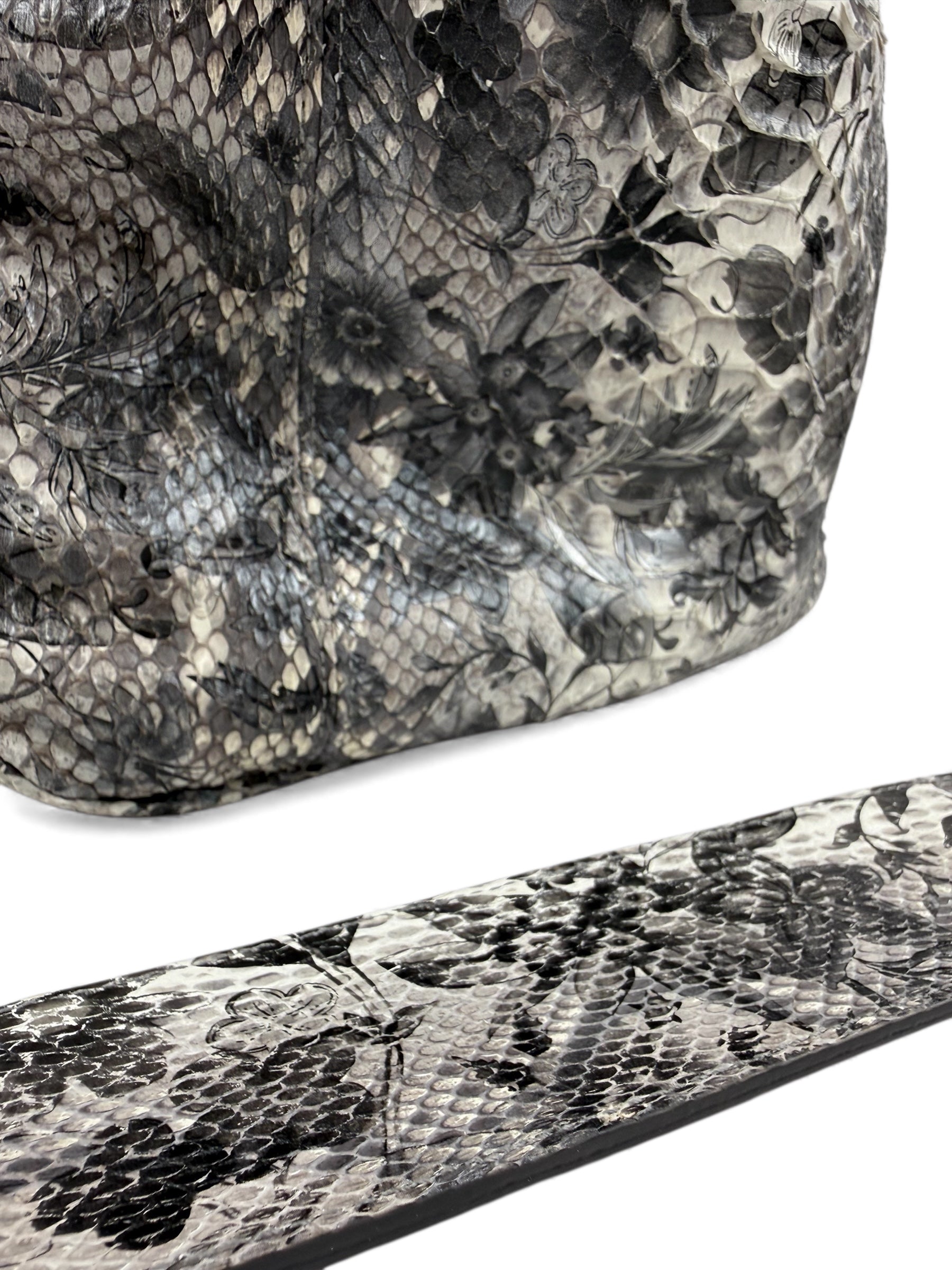 Petra Python Grey Flower